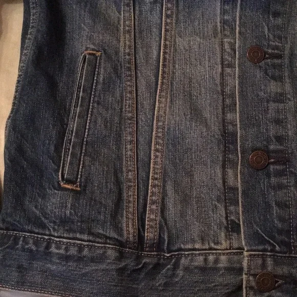 Levi’s Jean Jacket EUC! - Picture 5 of 14